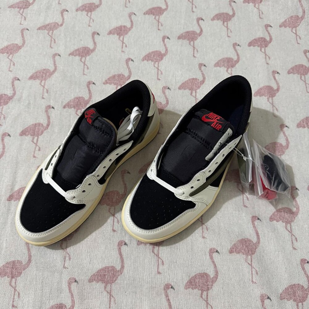 Nike Travis Scott x Jordan Air Jordan 1 Reverse Swoosh Leather Low Medium Olive